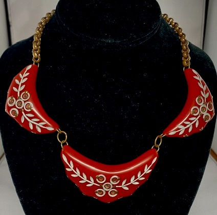 BN120 red Chinoiserie bakelite necklace